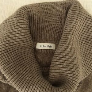 Calvin Klein sweater. Beautiful color.